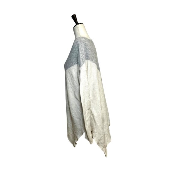 Alice + Olivia Gray Cream Colorblock Asymmetrical Hem Wool Angora Blend Sweater - Picture 4 of 8